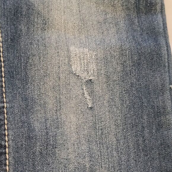 Ariya Jeans 7/8 With Designer Embroidery Pockets - Picture 13 of 16